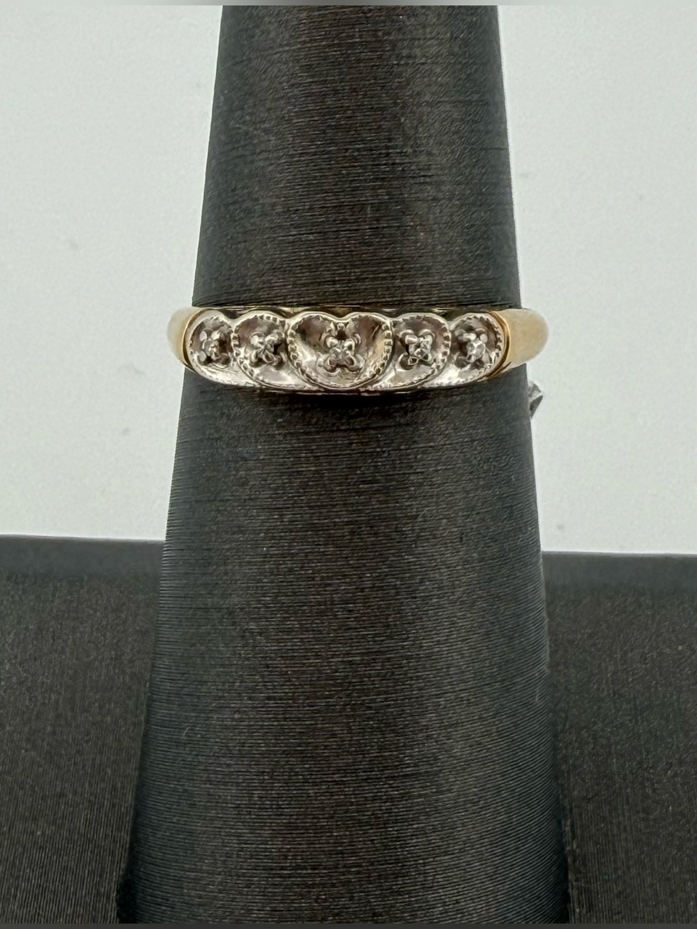 414964 14k Vintage Diamond heart band